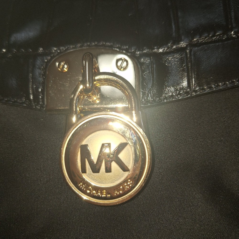 NWT Michael Kors Black Shoulder Bag & Gold Accents - Picture 8 of 9